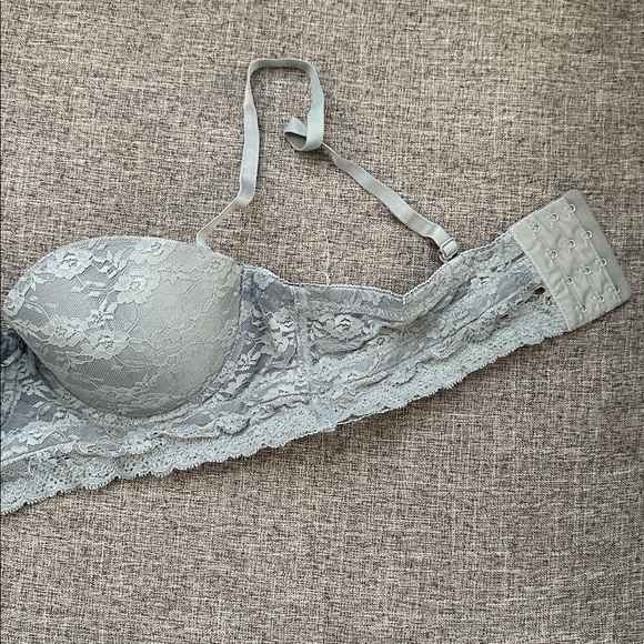 Lace Bra - push-up and strapless - Picture 2 of 8